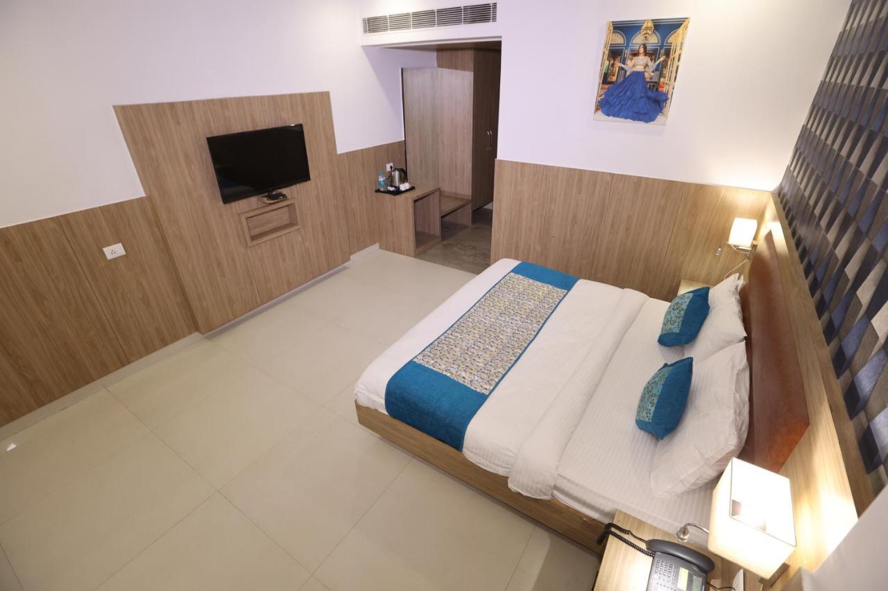 The Elevate Hotel - Near Delhi International Airport Neu-Delhi Exterior foto