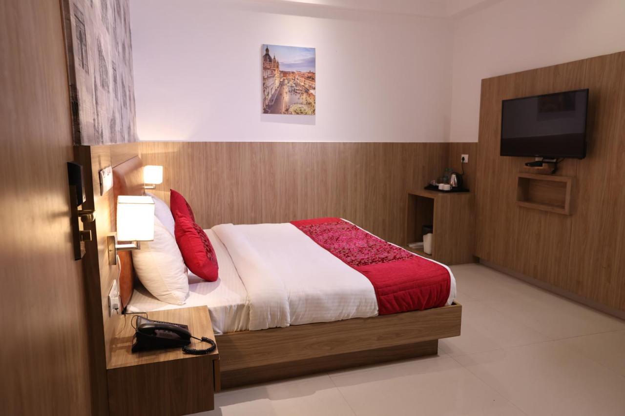 The Elevate Hotel - Near Delhi International Airport Neu-Delhi Exterior foto