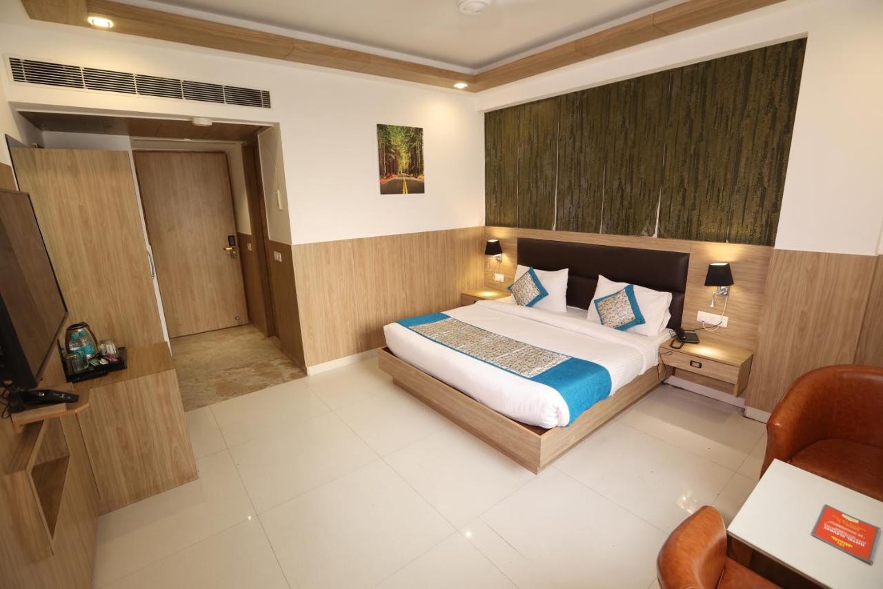 The Elevate Hotel - Near Delhi International Airport Neu-Delhi Exterior foto