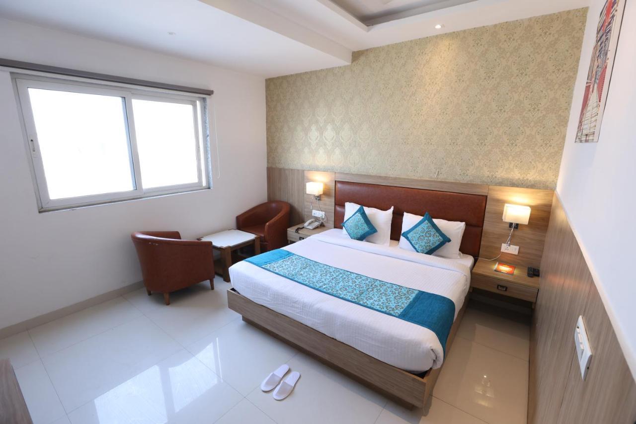 The Elevate Hotel - Near Delhi International Airport Neu-Delhi Exterior foto