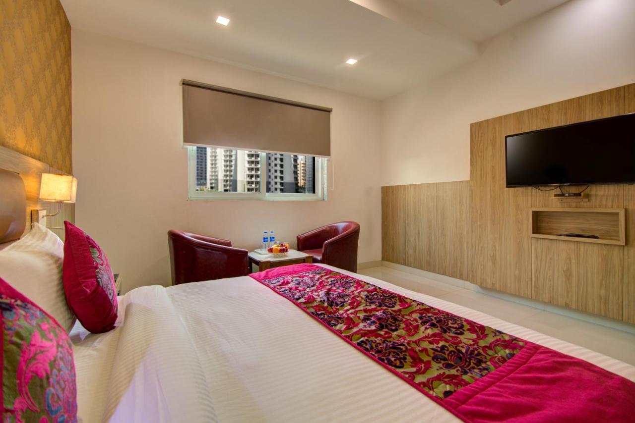 The Elevate Hotel - Near Delhi International Airport Neu-Delhi Exterior foto