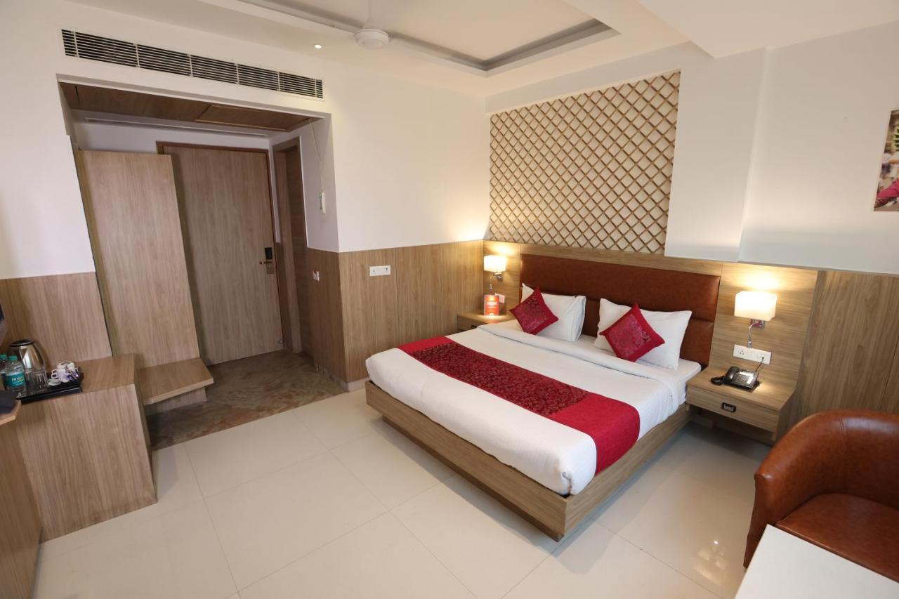 The Elevate Hotel - Near Delhi International Airport Neu-Delhi Exterior foto