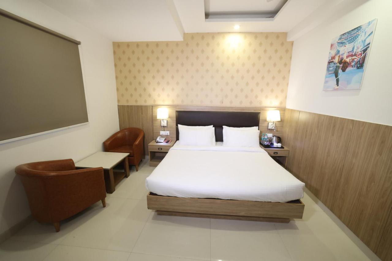 The Elevate Hotel - Near Delhi International Airport Neu-Delhi Exterior foto