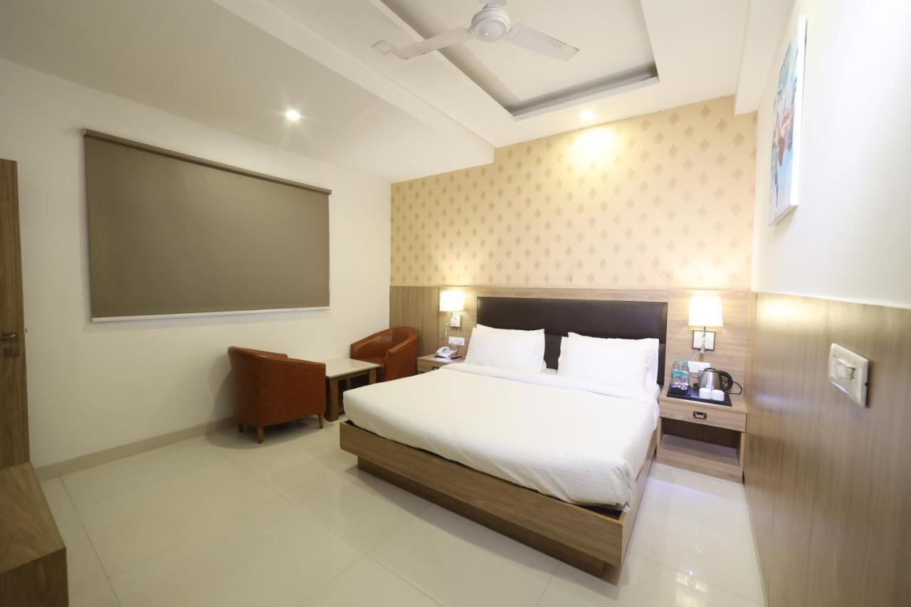 The Elevate Hotel - Near Delhi International Airport Neu-Delhi Exterior foto