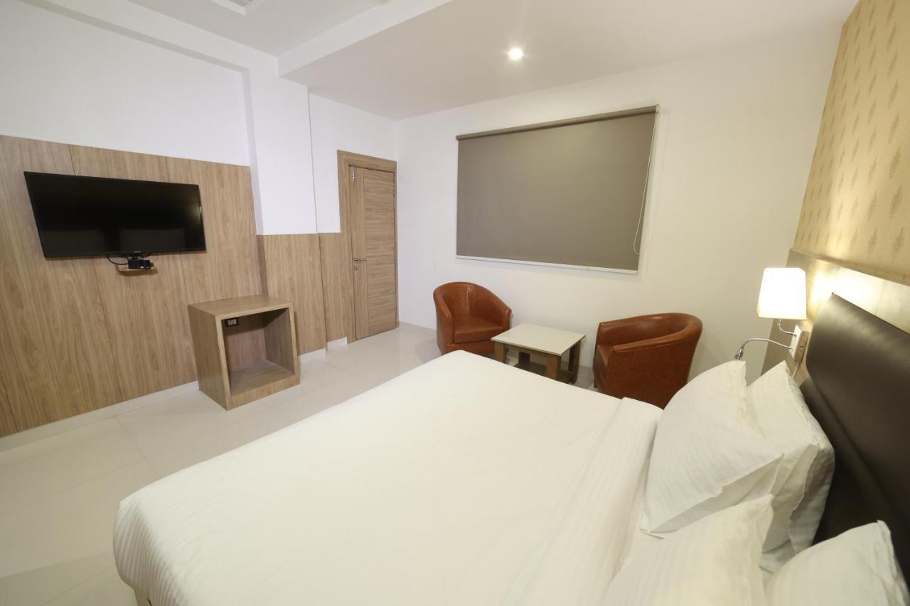 The Elevate Hotel - Near Delhi International Airport Neu-Delhi Exterior foto