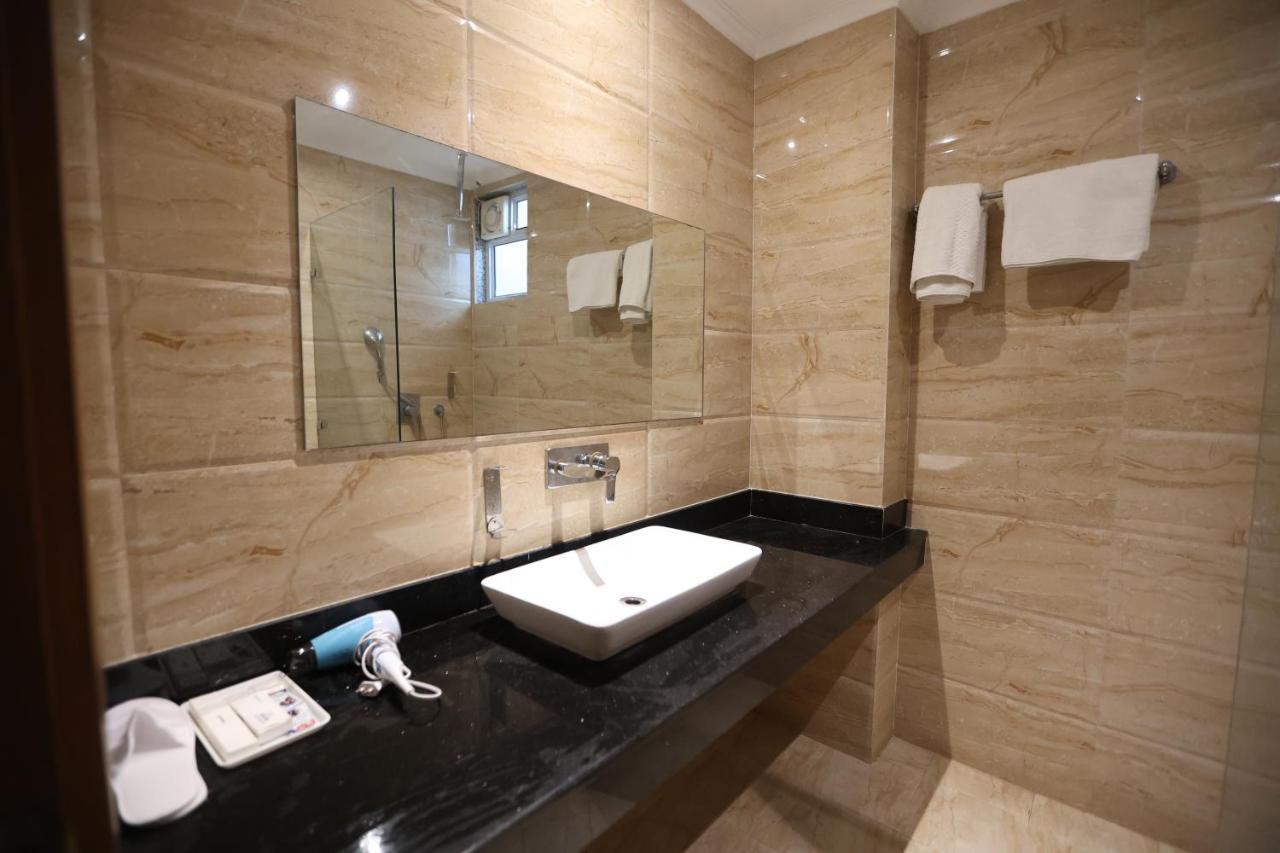 The Elevate Hotel - Near Delhi International Airport Neu-Delhi Exterior foto