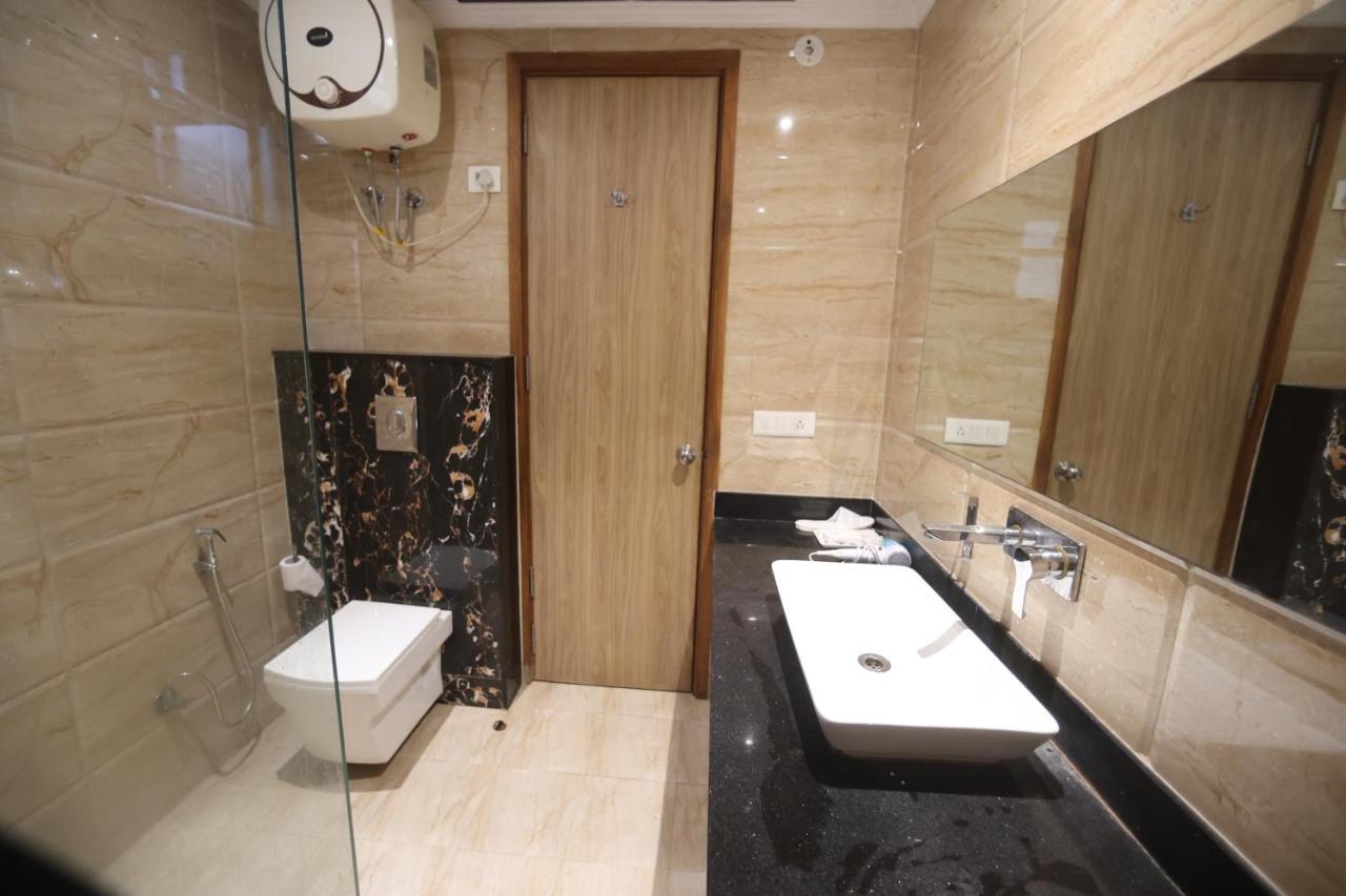 The Elevate Hotel - Near Delhi International Airport Neu-Delhi Exterior foto